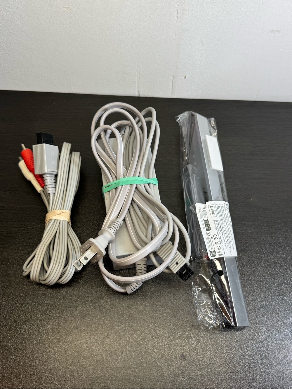 Nintendo Wii Console Black Bundle with Controller - Tested And Works - Picture 3 of 10